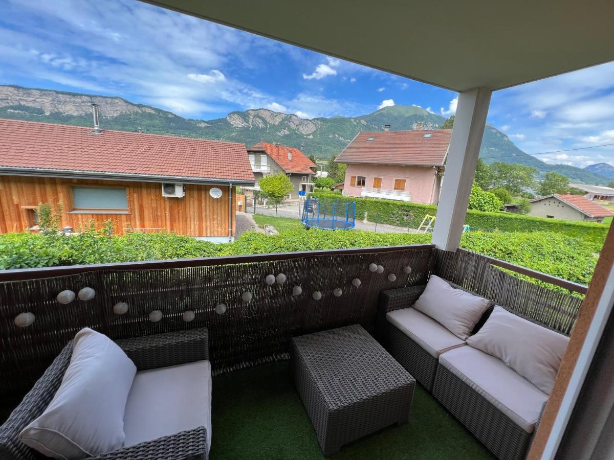 Appartement Entre Lacs, Montagnes Et Stations De Ski Бонвил Екстериор снимка